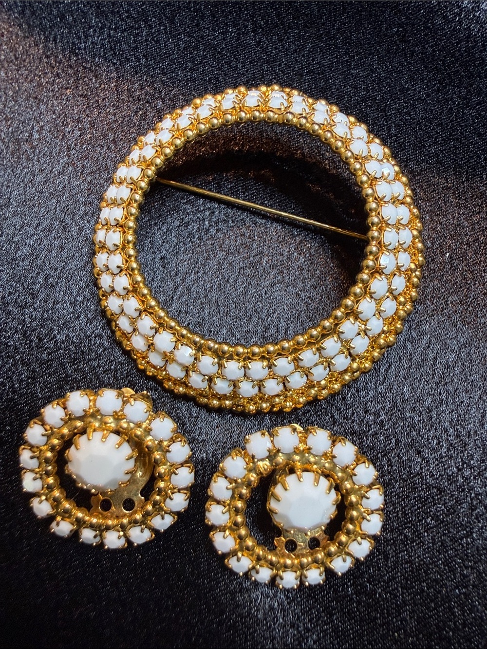 Vintage Classic Gold & White Circular Brooch and Earrings Set